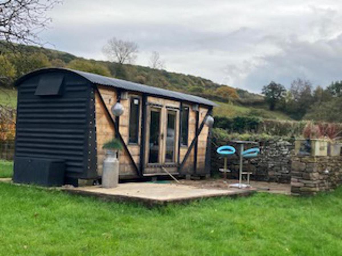 1 Bed Converted Railway Wagon Near 크릭호웰 외부 사진