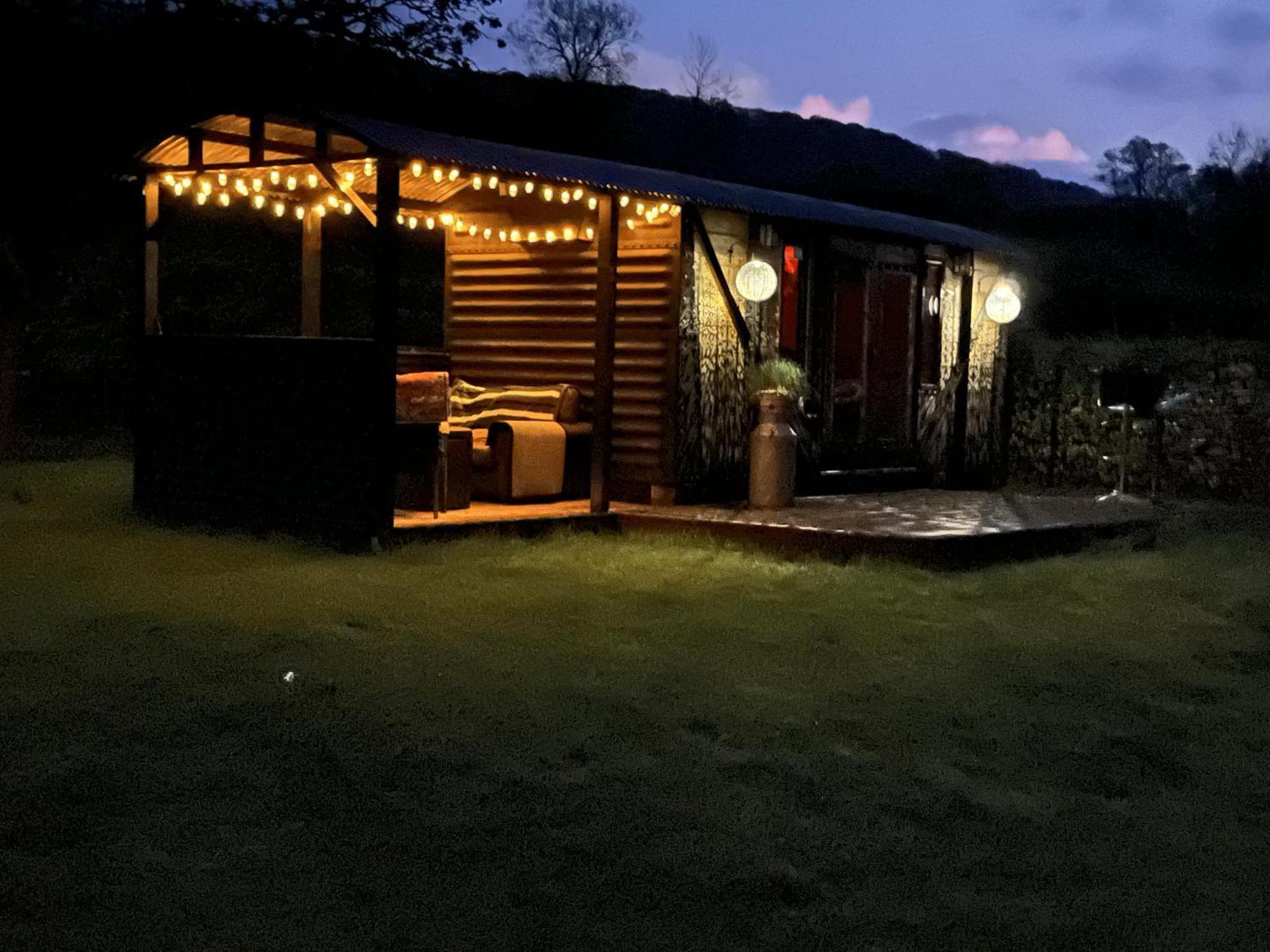 1 Bed Converted Railway Wagon Near 크릭호웰 외부 사진